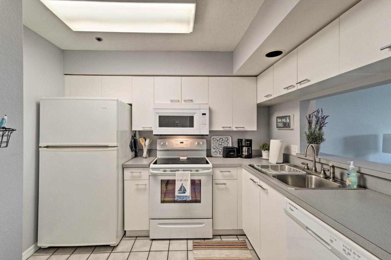 Condo With Pool And Gulf Access On Anna Maria Island! Holmes Beach Exteriör bild